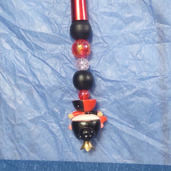 HOMEMADE DISNEY DOORABLE QUEEN OF HARTS TOPPER BEADED PEN REMOVABLE TOPPER - Picture 4 of 6